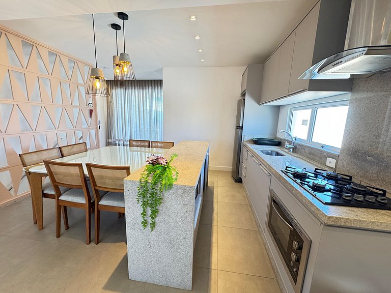 Cobertura Duplex com Hidro a 20m da Praia de Bombas