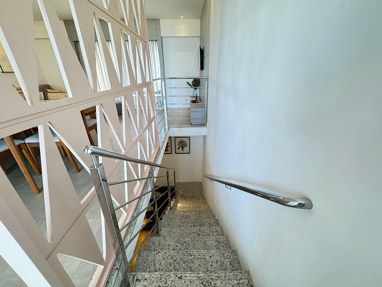 Cobertura Duplex com Hidro a 20m da Praia de Bombas