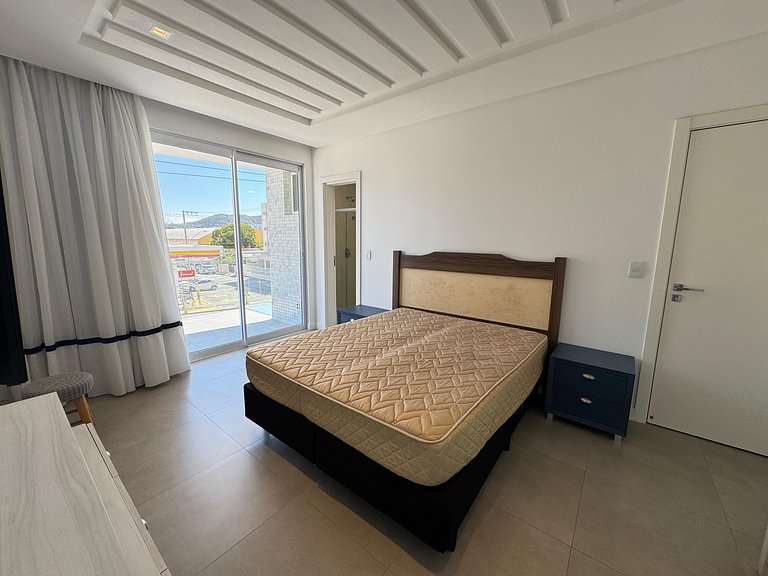 Cobertura Duplex com Hidro a 20m da Praia de Bombas