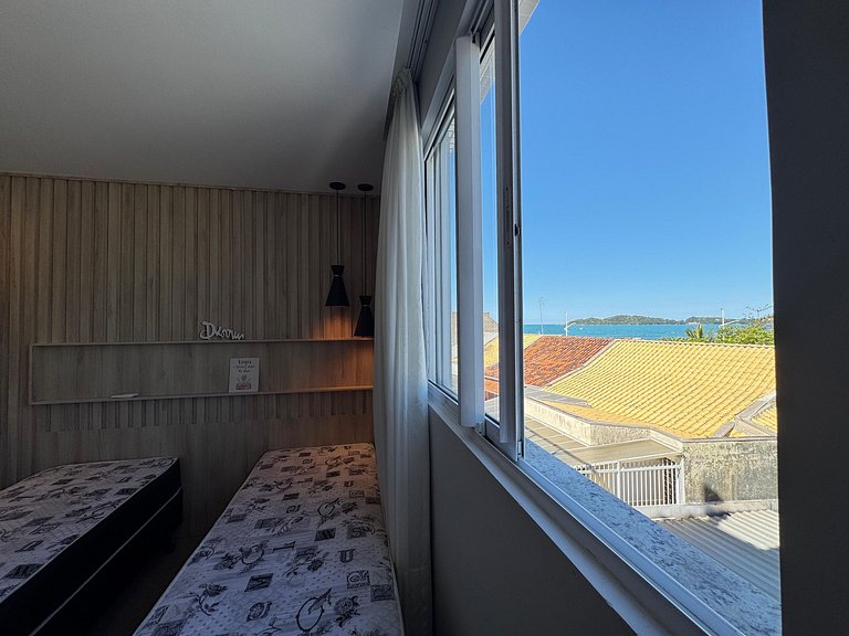 Cobertura Duplex com Hidro a 20m da Praia de Bombas