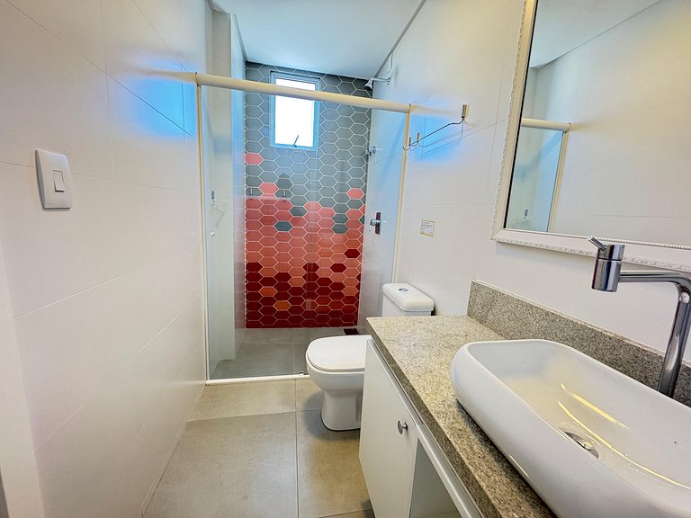 Cobertura Duplex com Hidro a 20m da Praia de Bombas