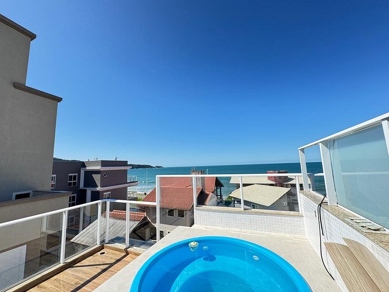 Ampla Cobertura Duplex com Hidro a 20m da Praia de Bombas