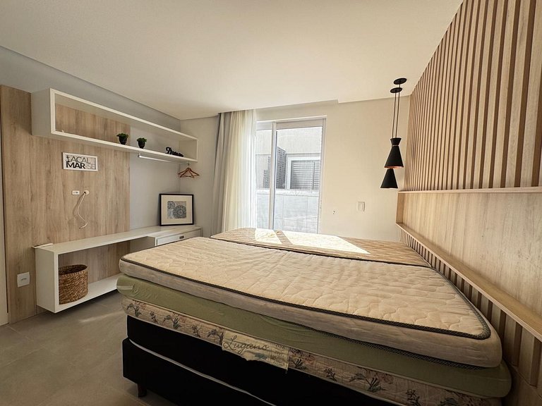 Ampla Cobertura Duplex com Hidro a 20m da Praia de Bombas