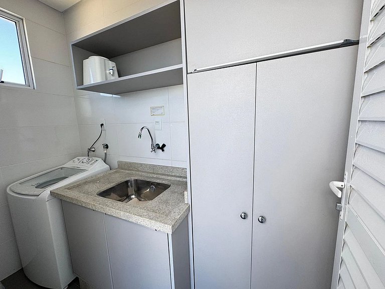 Ampla Cobertura Duplex com Hidro a 20m da Praia de Bombas