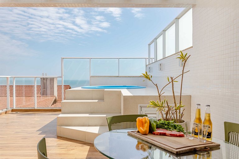 Ampla Cobertura Duplex com Hidro a 20m da Praia de Bombas