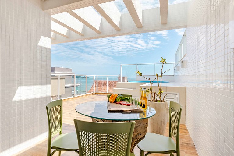 Ampla Cobertura Duplex com Hidro a 20m da Praia de Bombas