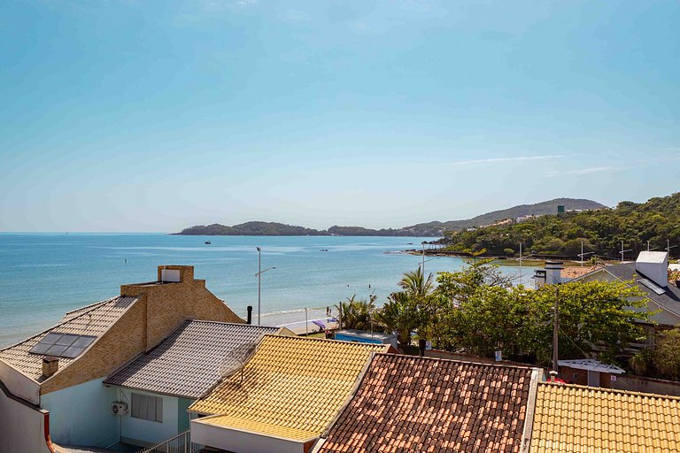 Ampla Cobertura Duplex com Hidro a 20m da Praia de Bombas