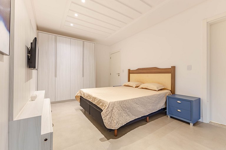 Ampla Cobertura Duplex com Hidro a 20m da Praia de Bombas