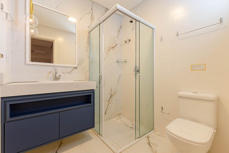 Ampla Cobertura Duplex com Hidro a 20m da Praia de Bombas