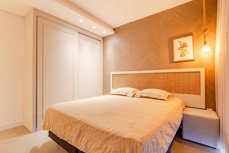 Ampla Cobertura Duplex com Hidro a 20m da Praia de Bombas