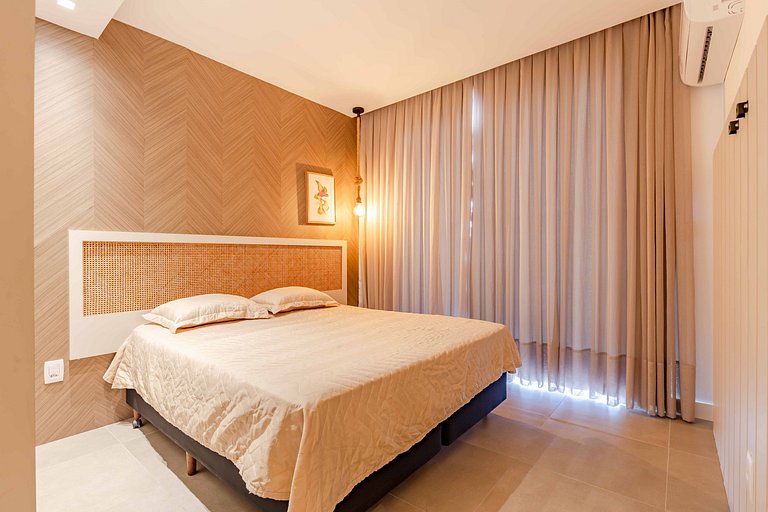 Ampla Cobertura Duplex com Hidro a 20m da Praia de Bombas