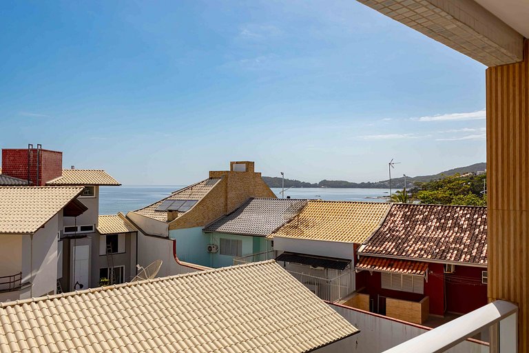 Ampla Cobertura Duplex com Hidro a 20m da Praia de Bombas