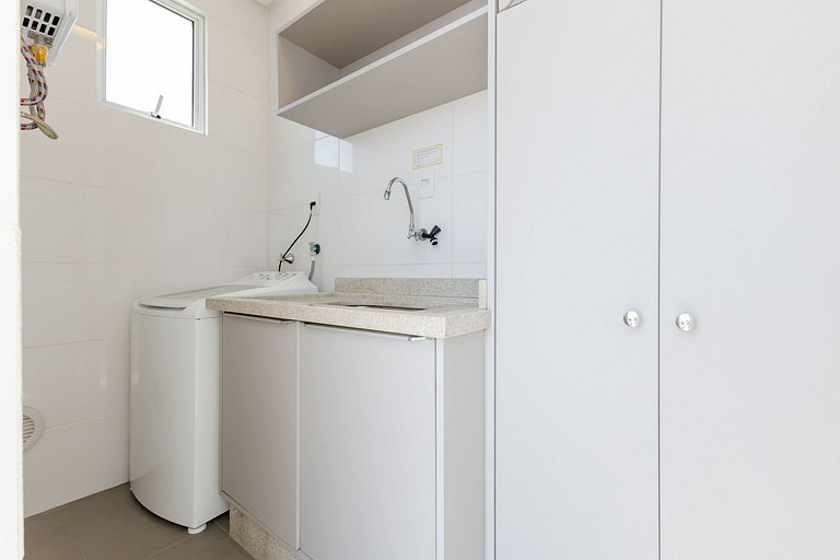 Ampla Cobertura Duplex com Hidro a 20m da Praia de Bombas