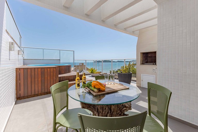 Cobertura Duplex com Hidro a 20m da Praia de Bombas