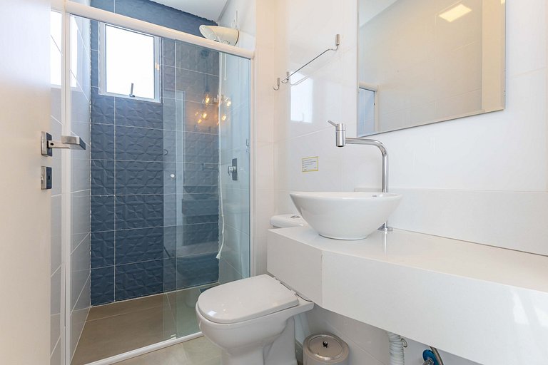 Cobertura Duplex com Hidro a 20m da Praia de Bombas