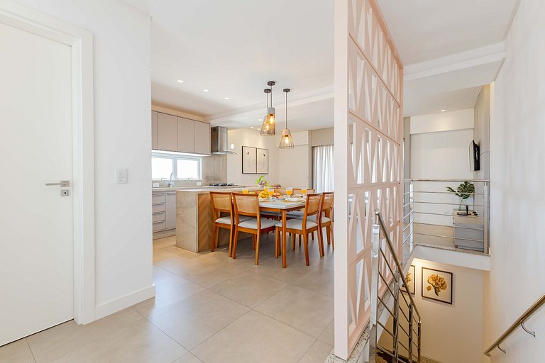 Cobertura Duplex com Hidro a 20m da Praia de Bombas