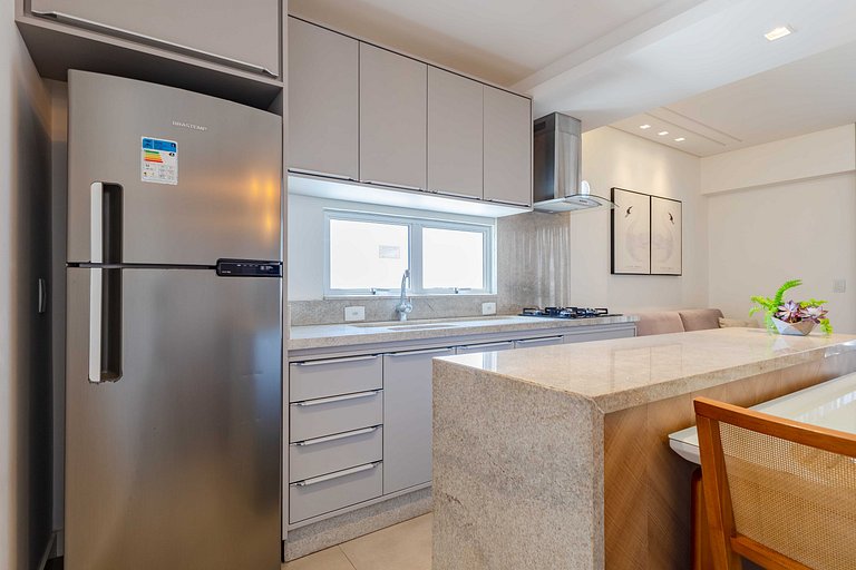 Cobertura Duplex com Hidro a 20m da Praia de Bombas