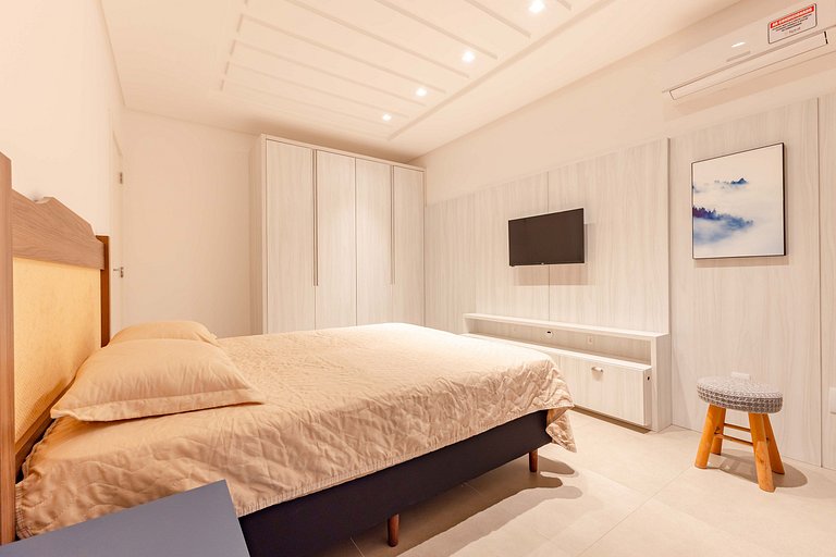 Cobertura Duplex com Hidro a 20m da Praia de Bombas