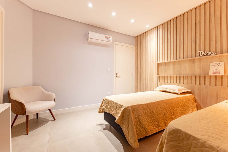 Cobertura Duplex com Hidro a 20m da Praia de Bombas