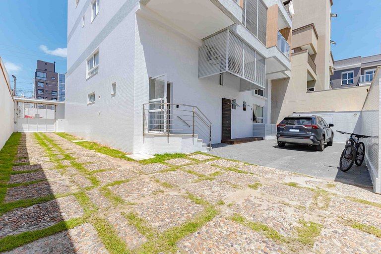 Cobertura Duplex com Hidro a 20m da Praia de Bombas