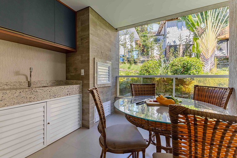 Amplo Apto a 150 Metros da Praia de Bombinhas