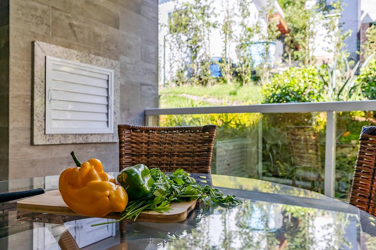 Amplo Apto a 150 Metros da Praia de Bombinhas