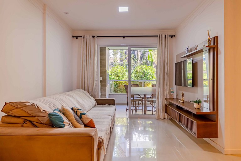 Amplo Apto a 150 Metros da Praia de Bombinhas