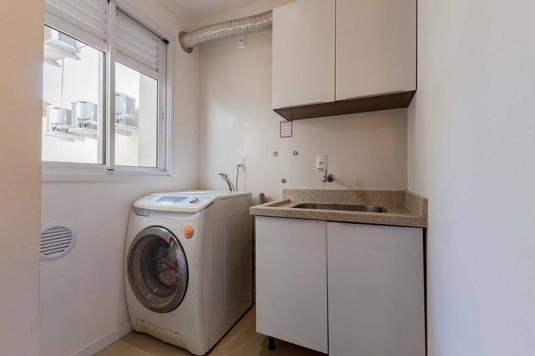 Amplo Apto a 150 Metros da Praia de Bombinhas