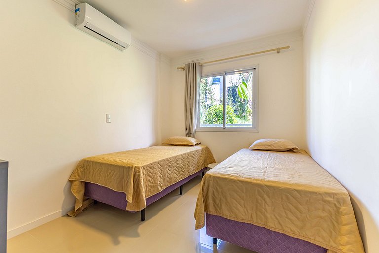 Amplo Apto a 150 Metros da Praia de Bombinhas