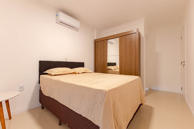 Amplo Apto a 150 Metros da Praia de Bombinhas