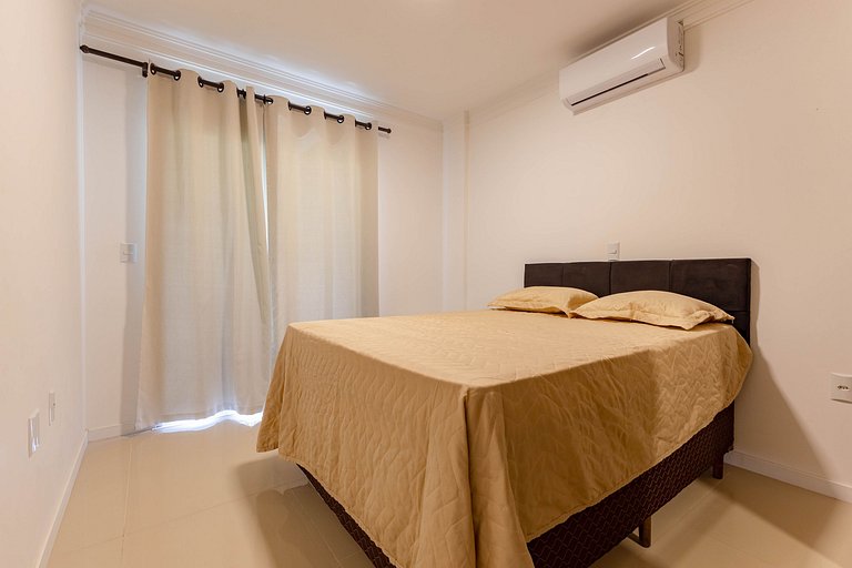 Amplo Apto a 150 Metros da Praia de Bombinhas