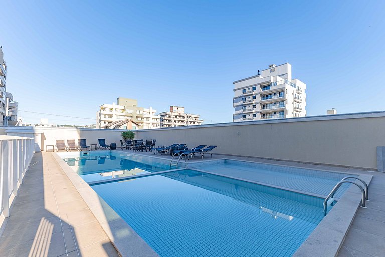 Apto Aconchegante na Praia de Bombas com Piscina