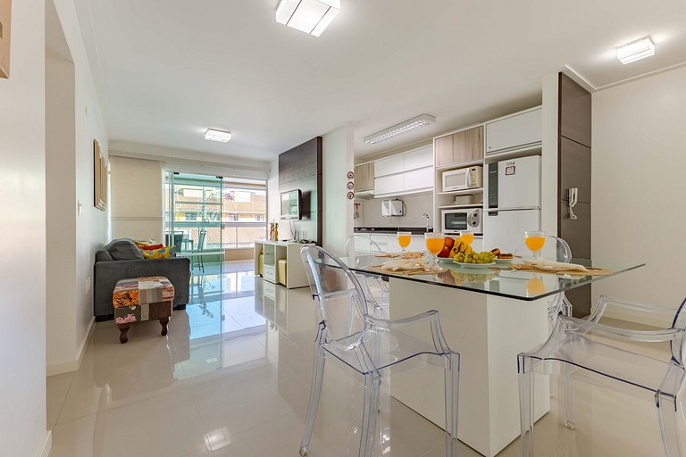 Amplo Apto Bem Localizado a 200 metros da Praia