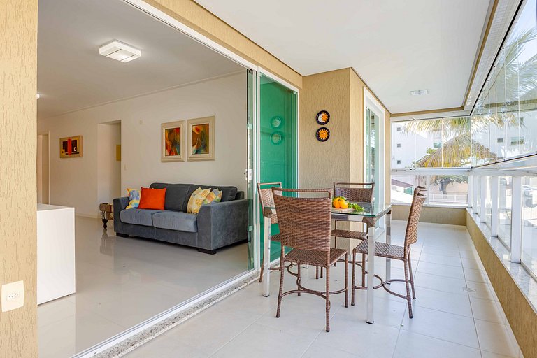 Amplo Apto Bem Localizado a 200 metros da Praia