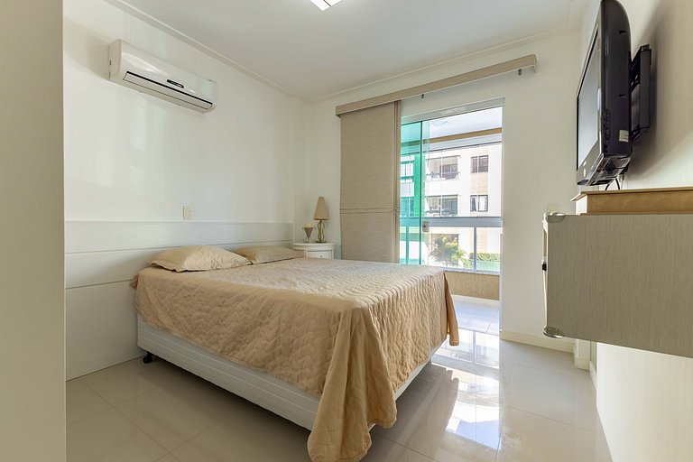 Amplo Apto Bem Localizado a 200 metros da Praia