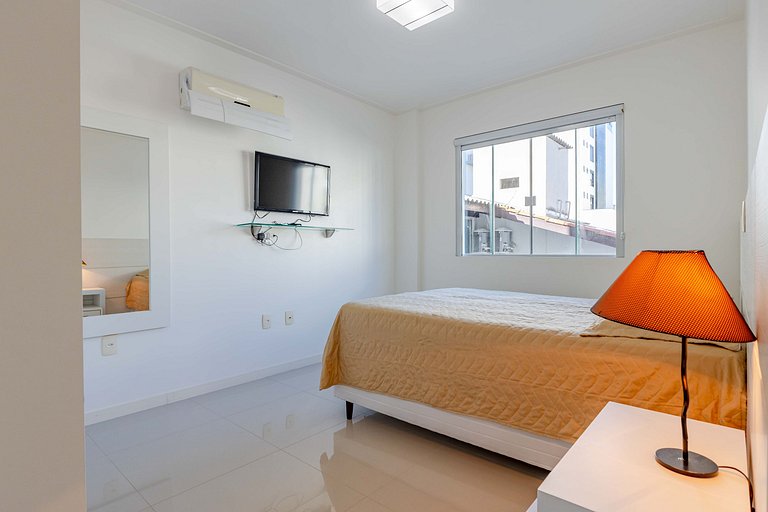 Amplo Apto Bem Localizado a 200 metros da Praia