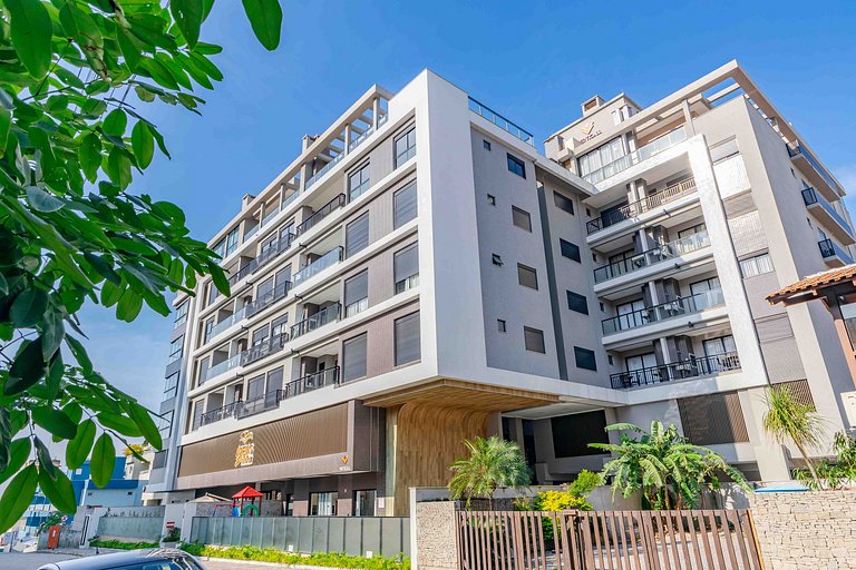 Belíssimo Apto a 120 metros do Mar com Piscina