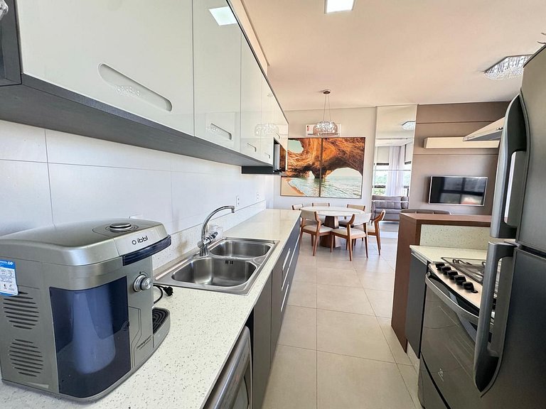 Elegante Apto a Poucos Metros da Praia de Bombas