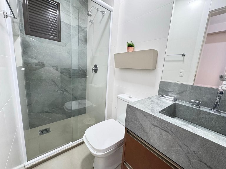 Elegante Apto a Poucos Metros da Praia de Bombas