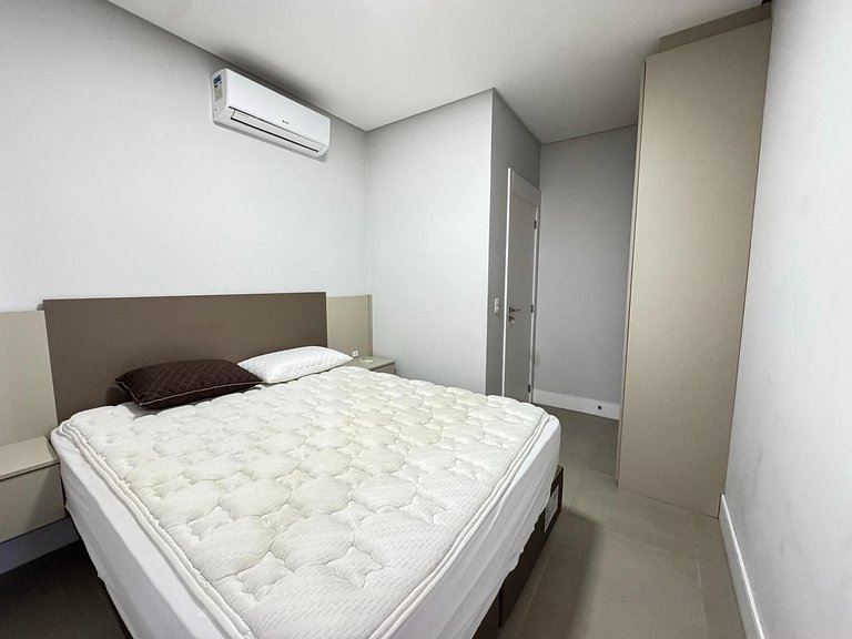 Elegante Apto a Poucos Metros da Praia de Bombas