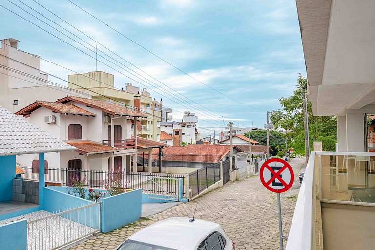 Apto a 150 Metros da Praia de Bombinhas