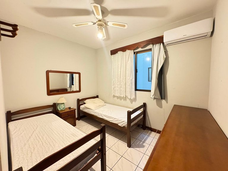 Apartamento a 100 Metros da Praia de Bombas