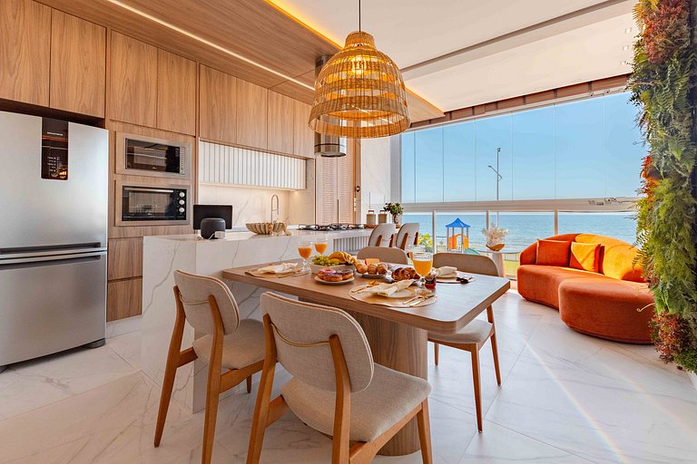 Apartamento Luxuoso Frente Mar na Praia de Bombas