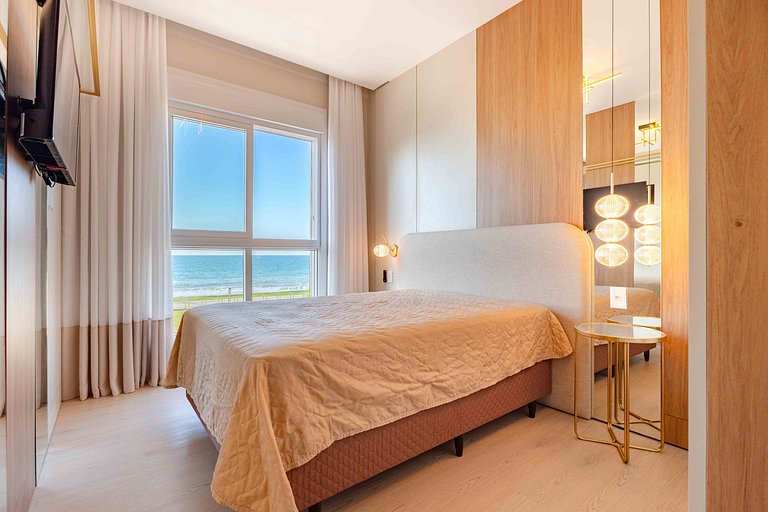 Apartamento Luxuoso Frente Mar na Praia de Bombas