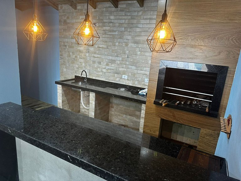 Exclusiva Casa Com Piscina, Em Bombas