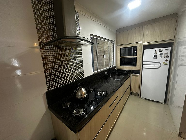 Exclusiva Casa Com Piscina, Em Bombas