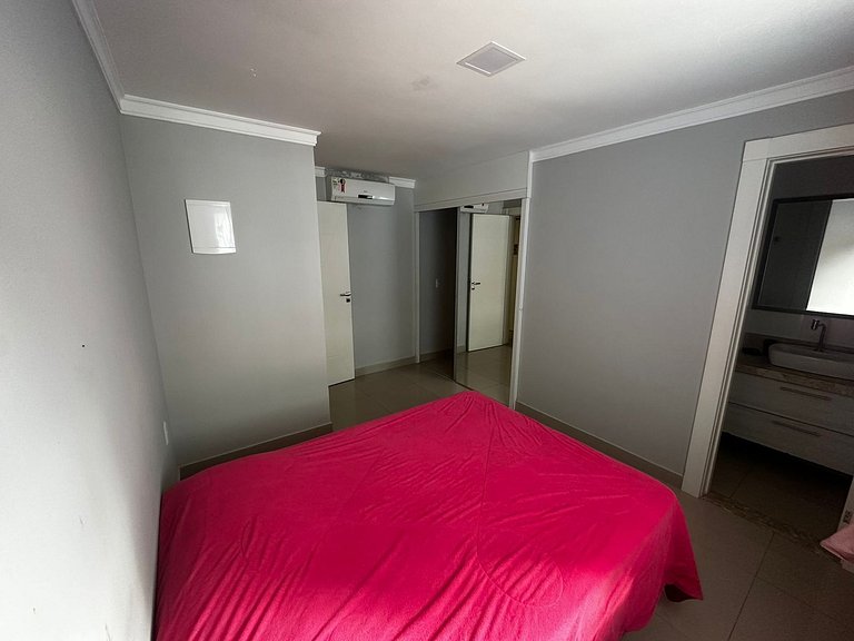 Exclusiva Casa Com Piscina, Em Bombas