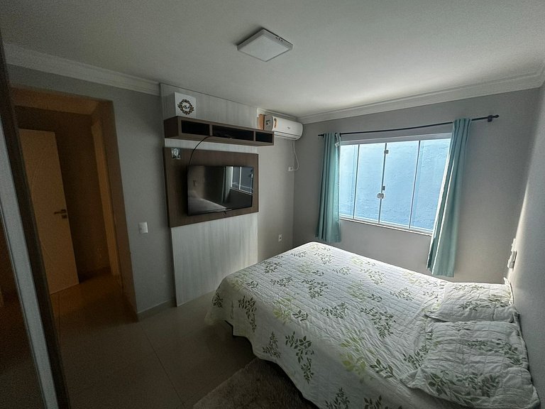 Exclusiva Casa Com Piscina, Em Bombas