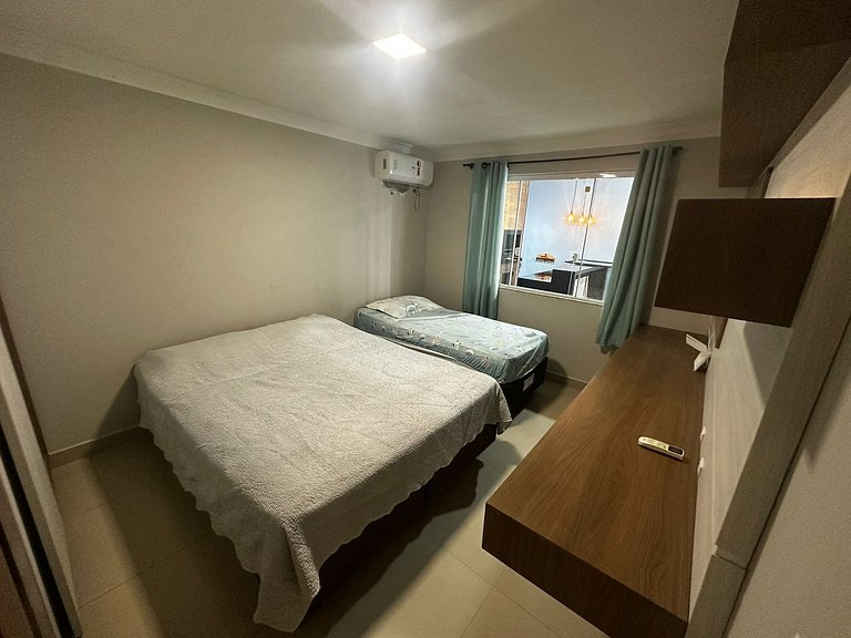 Exclusiva Casa Com Piscina, Em Bombas