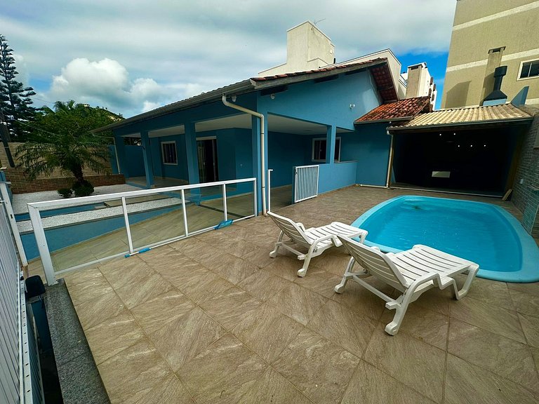 Exclusiva Casa Com Piscina, Em Bombas